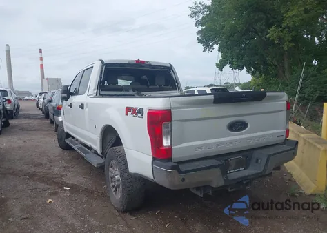 2017 Ford F250 Xlt из США, поврежденный, VIN 1FT7W2B67HED66031